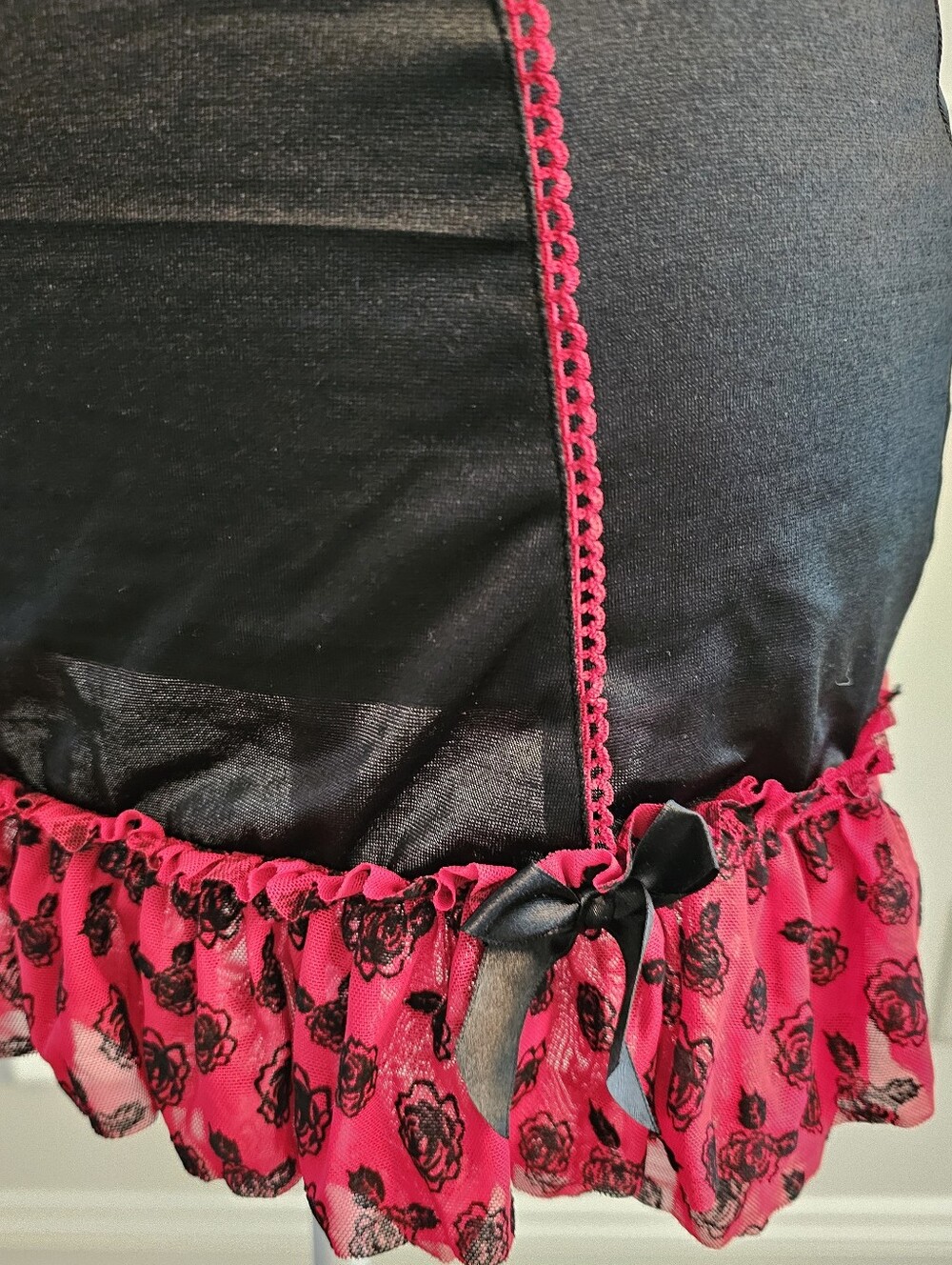 Vintage-Style Red & Black Rose Ruffle Lingerie Set - 2 Piece - Picture 8 of 13